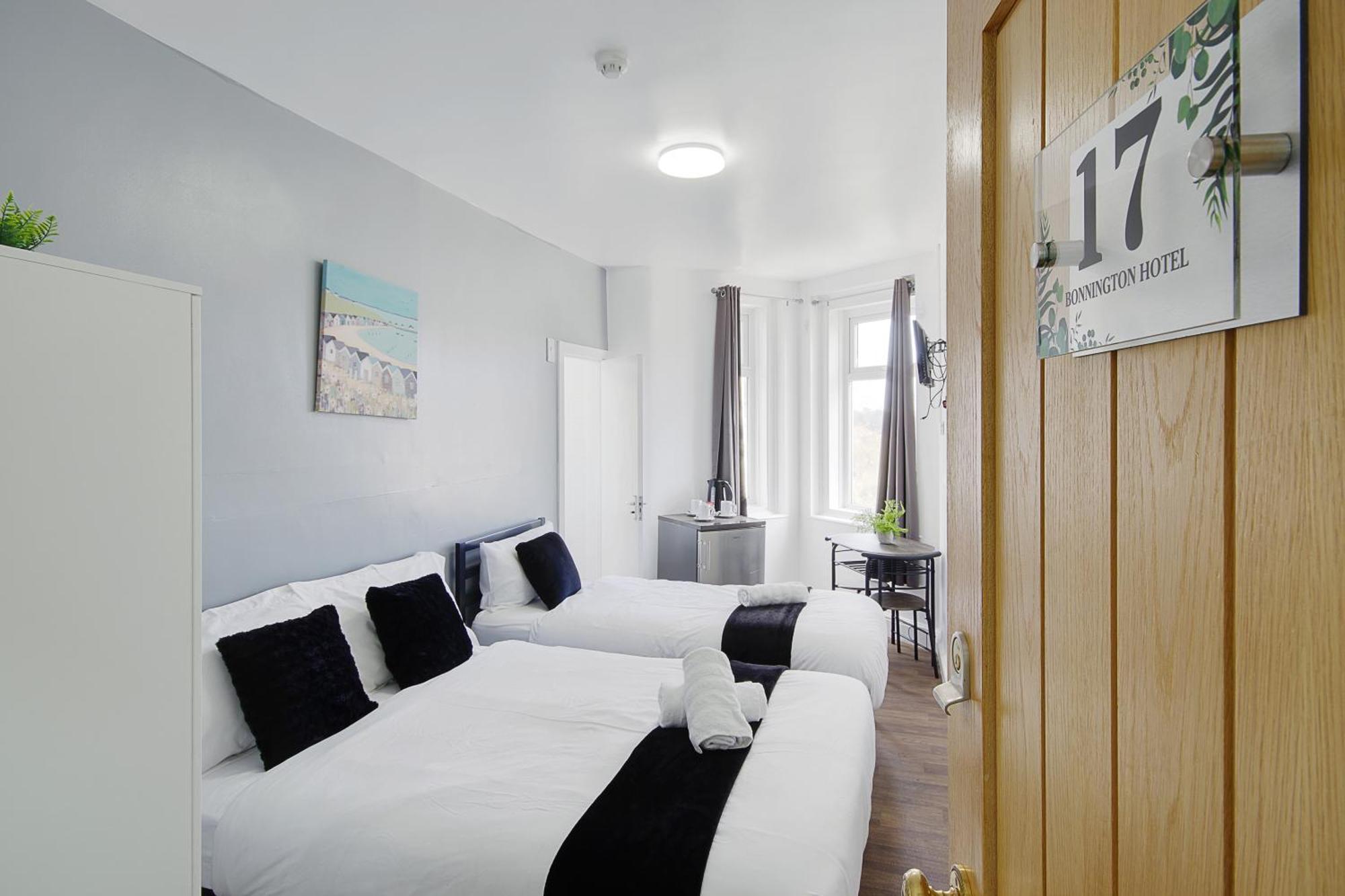 Azure Beach Hotel Борнмут Экстерьер фото